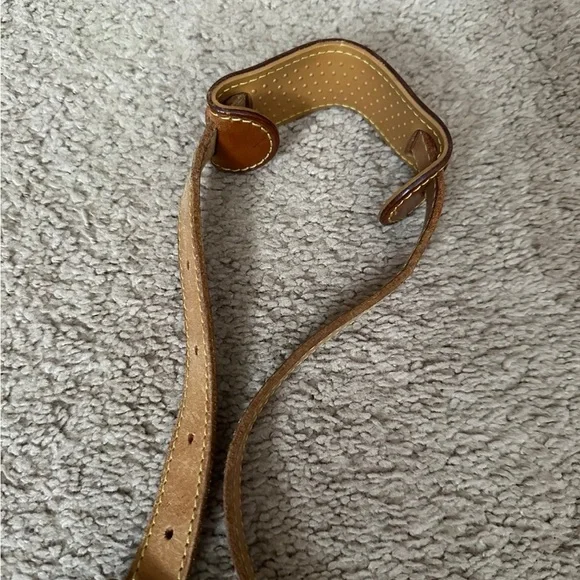 Authentic Louis Vuitton Brown Monogram Crossbody Bag - Picture 4 of 10